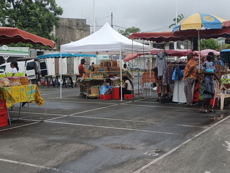 marche-de-sainte-anne_5